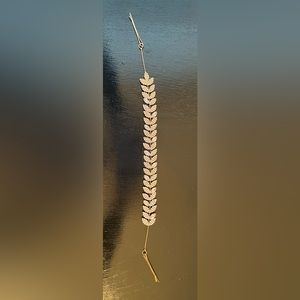 Women’s hair decoration